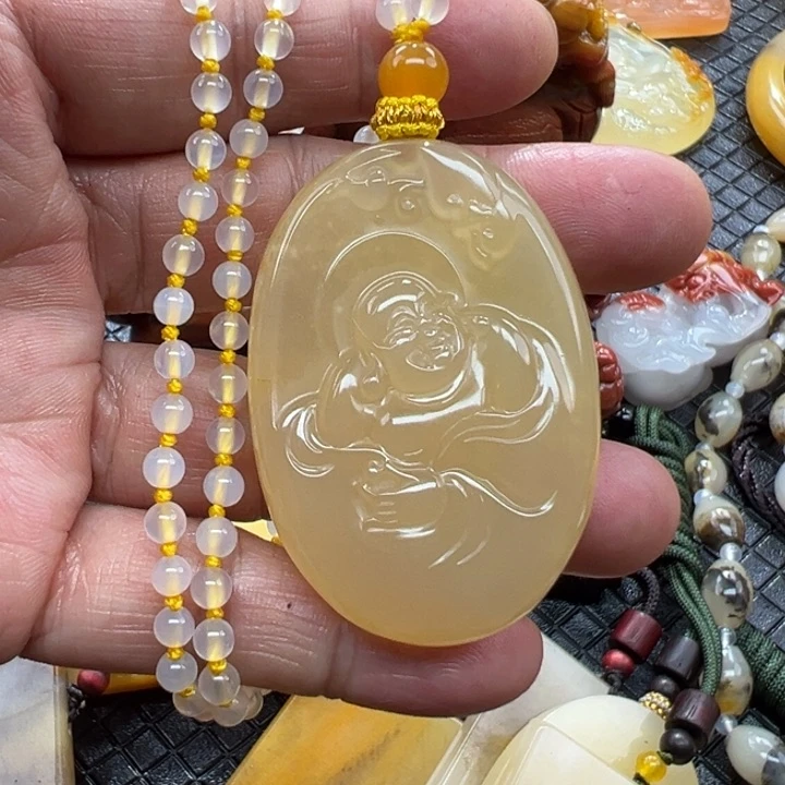 石英质玉（黄龙玉）颈饰未镶嵌