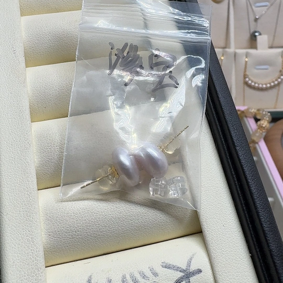 G***m18K金镶嵌耳饰淡水珍珠纽扣耳钉奚宝