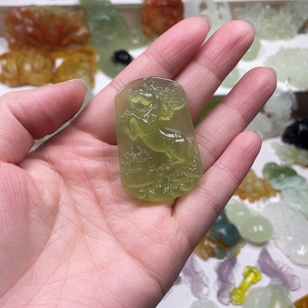 蛇纹石玉未镶嵌颈饰