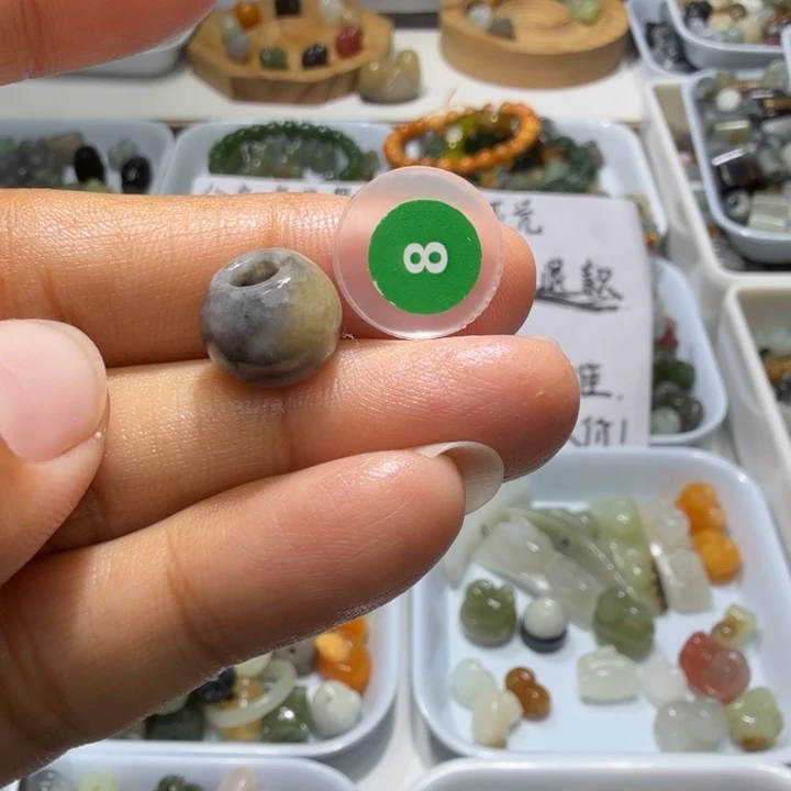 和田玉未镶嵌珠宝奇石