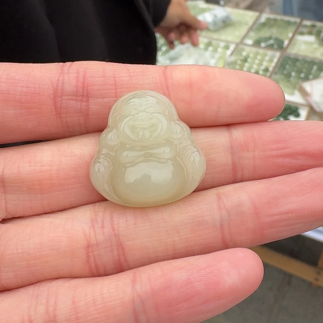 和田玉佛未镶嵌219张盼卡25左右青海料