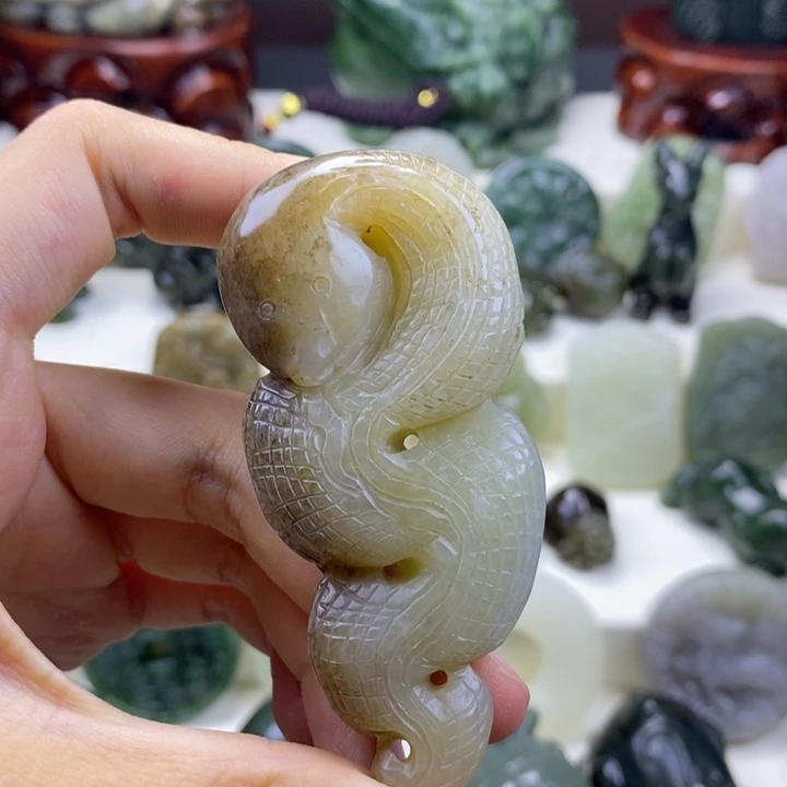 和田玉未镶嵌颈饰
