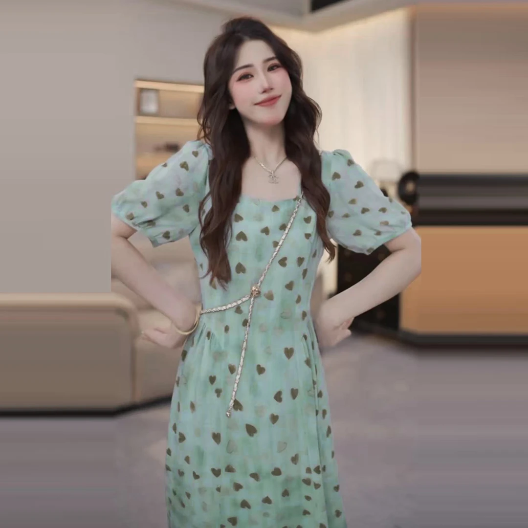 法式气质碎花连衣裙子女夏季2025新款海边度假高级感收腰显瘦长裙