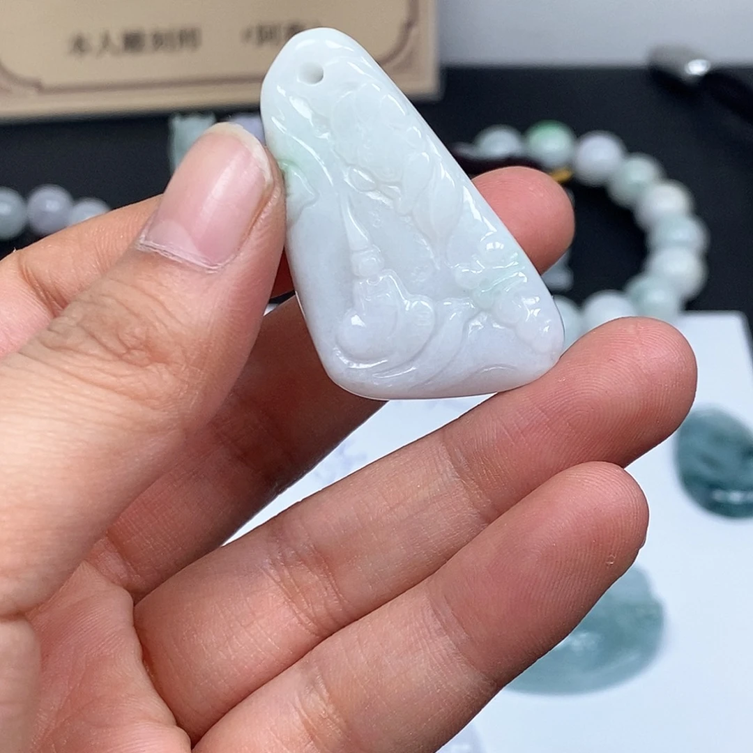 翡翠未镶嵌颈饰翡翠