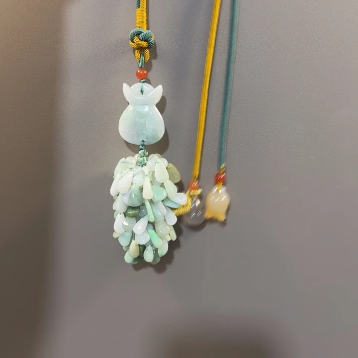 维****玛瑙/玉髓汽车挂件未镶嵌
