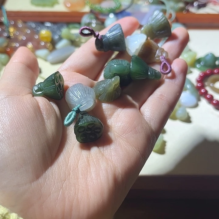 和田玉（糖玉）莲蓬打包未镶嵌