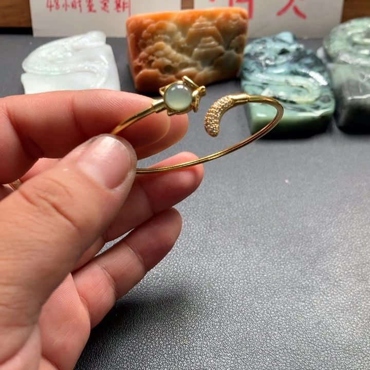 翡翠未镶嵌颈饰保真天然a货翡翠