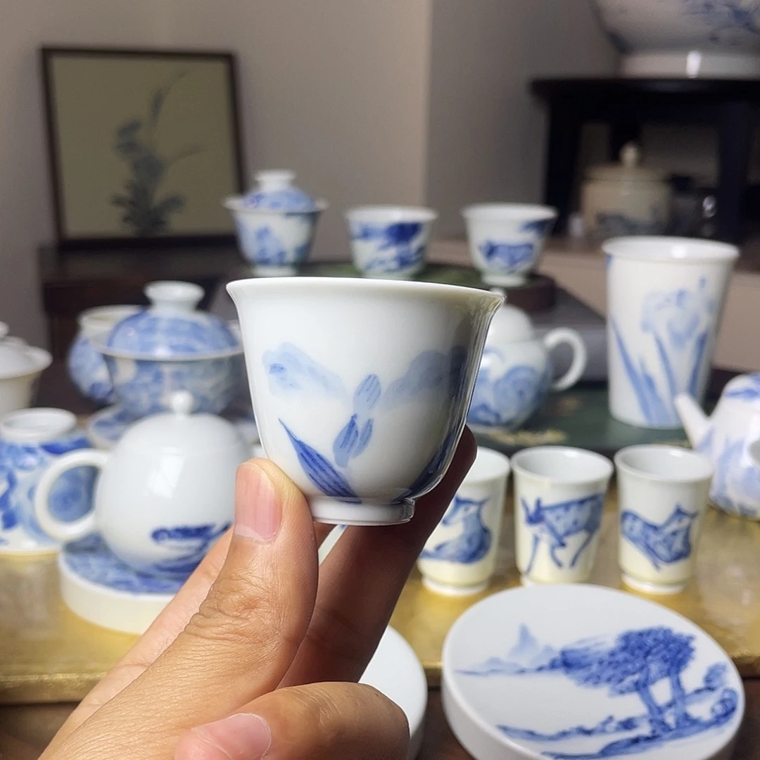 青花鸢尾品茗杯容量40cc