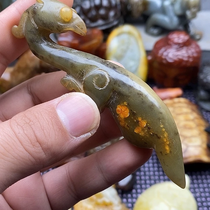 未镶嵌蛇纹石玉颈饰