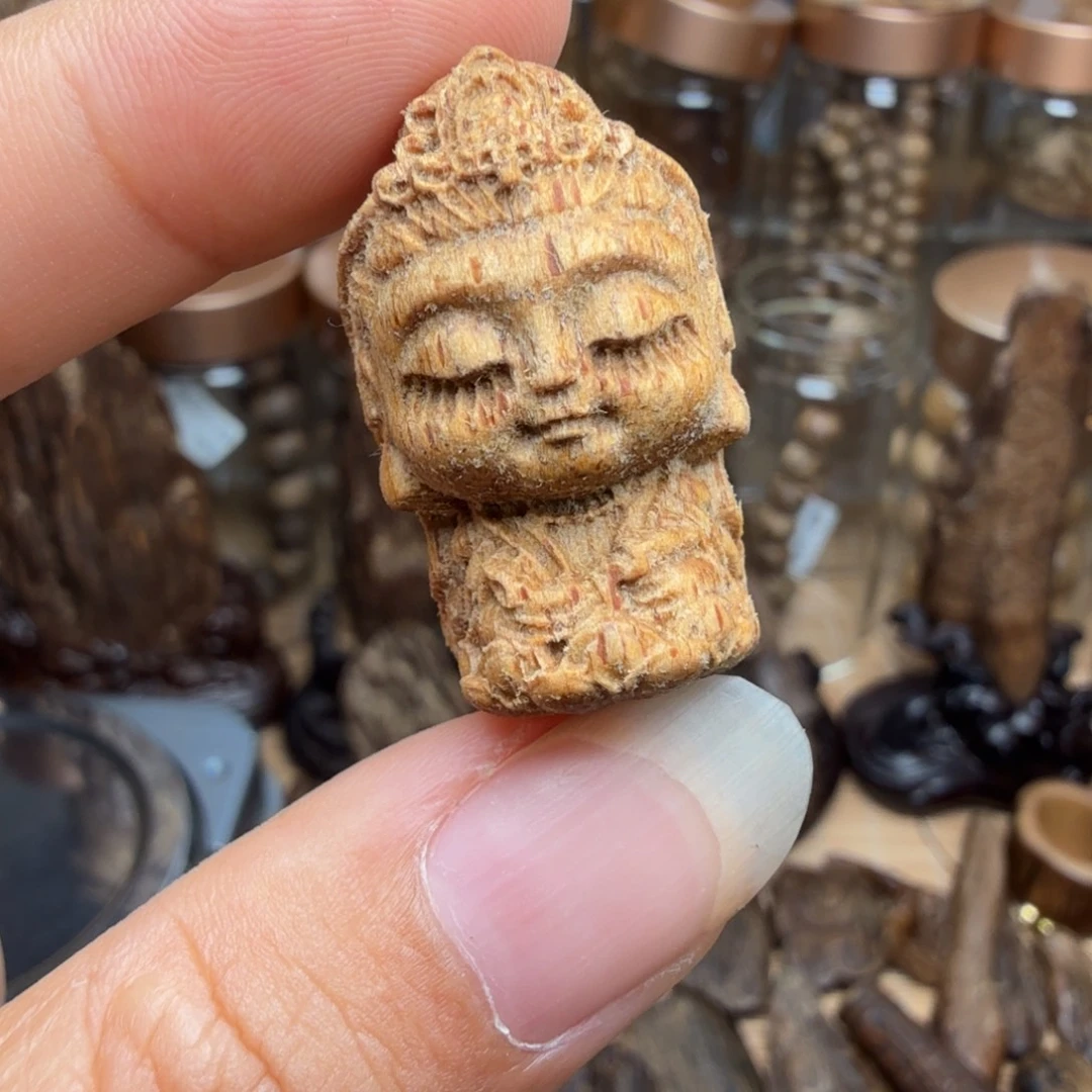 沉香沉香碎屑菩萨棋宝宝佛 2.6 克