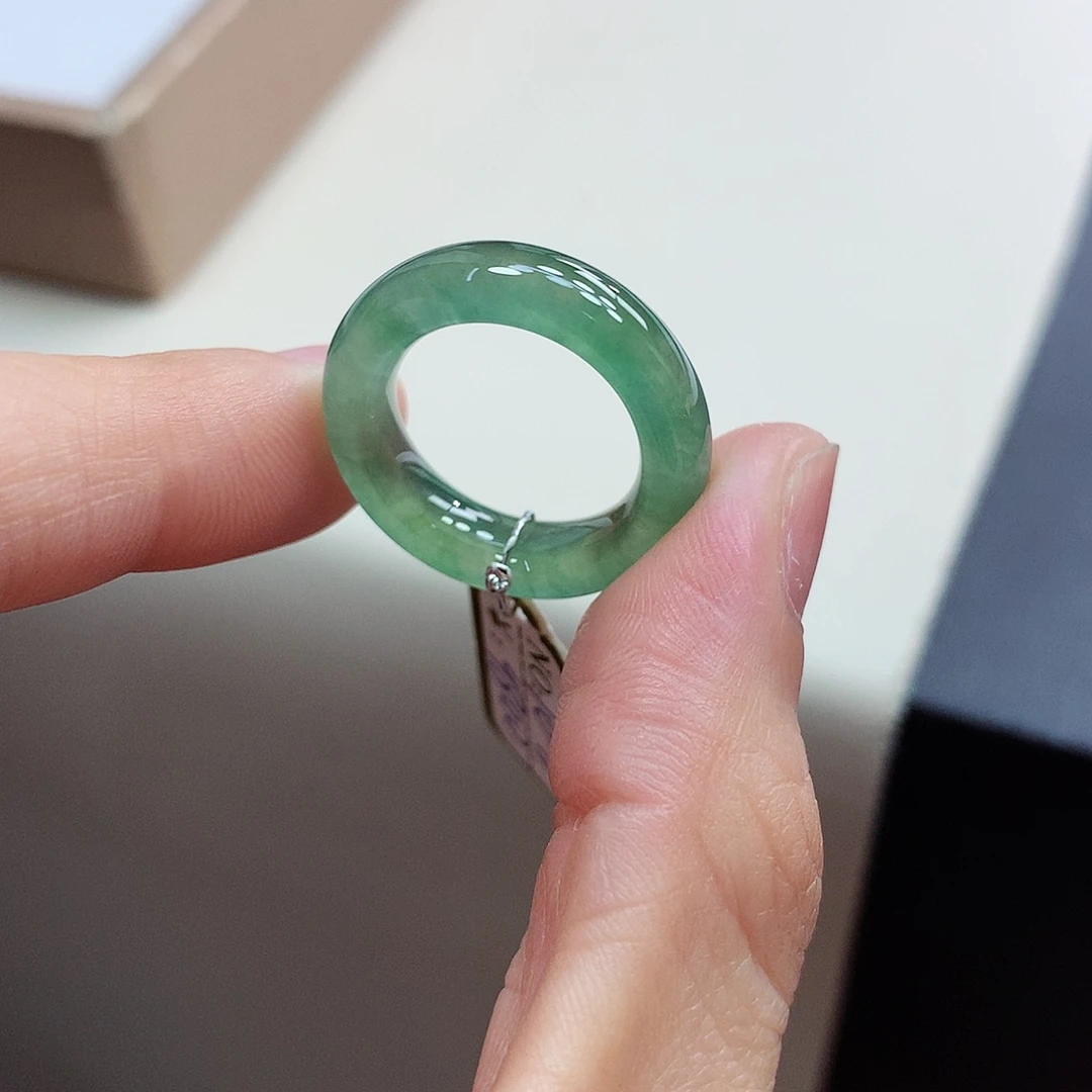 翡翠戒指未镶嵌10-11号