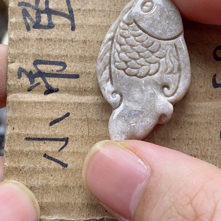 硅化珊瑚（珊瑚玉）颈饰未镶嵌丹*