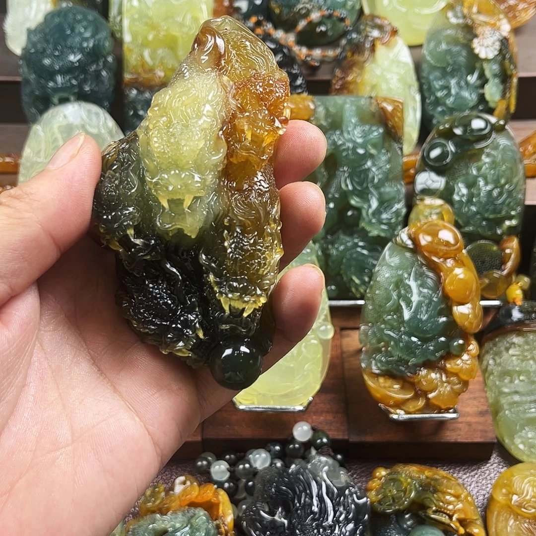 未镶嵌蛇纹石玉颈饰德****?