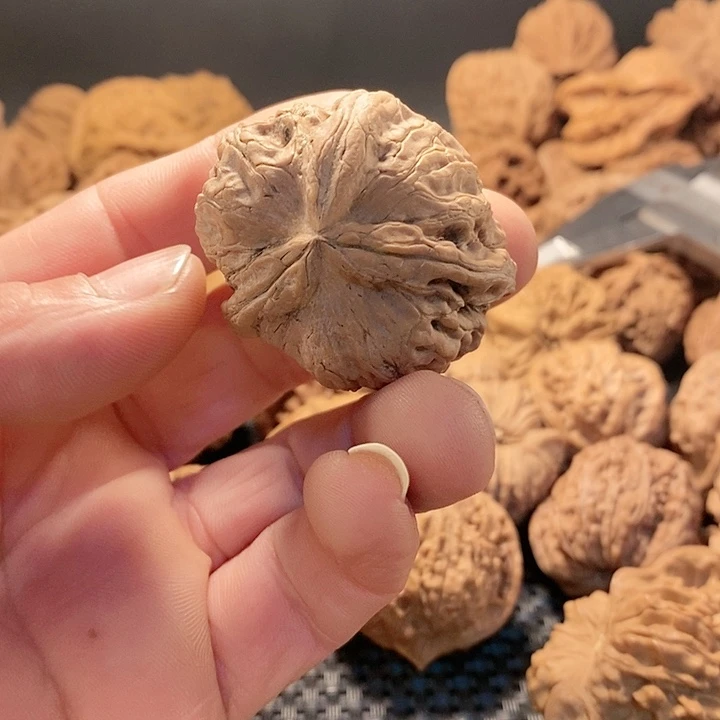 把件文玩核桃元宝三棱