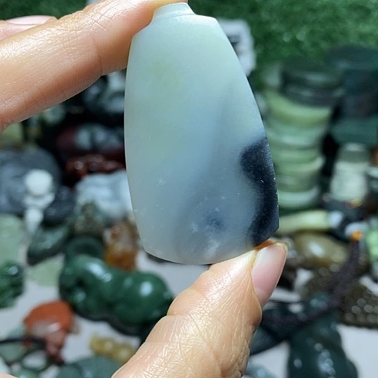 未镶嵌和田玉（糖玉）珠宝半成品