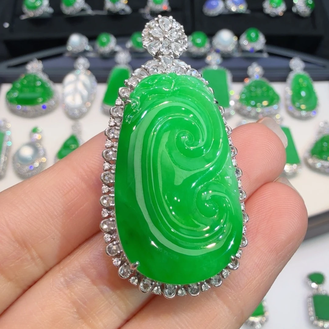 翡翠18K金镶嵌颈饰收到货48小时鉴赏期