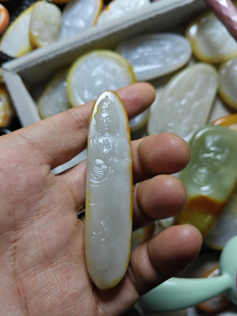 和田玉精品挂件站观音