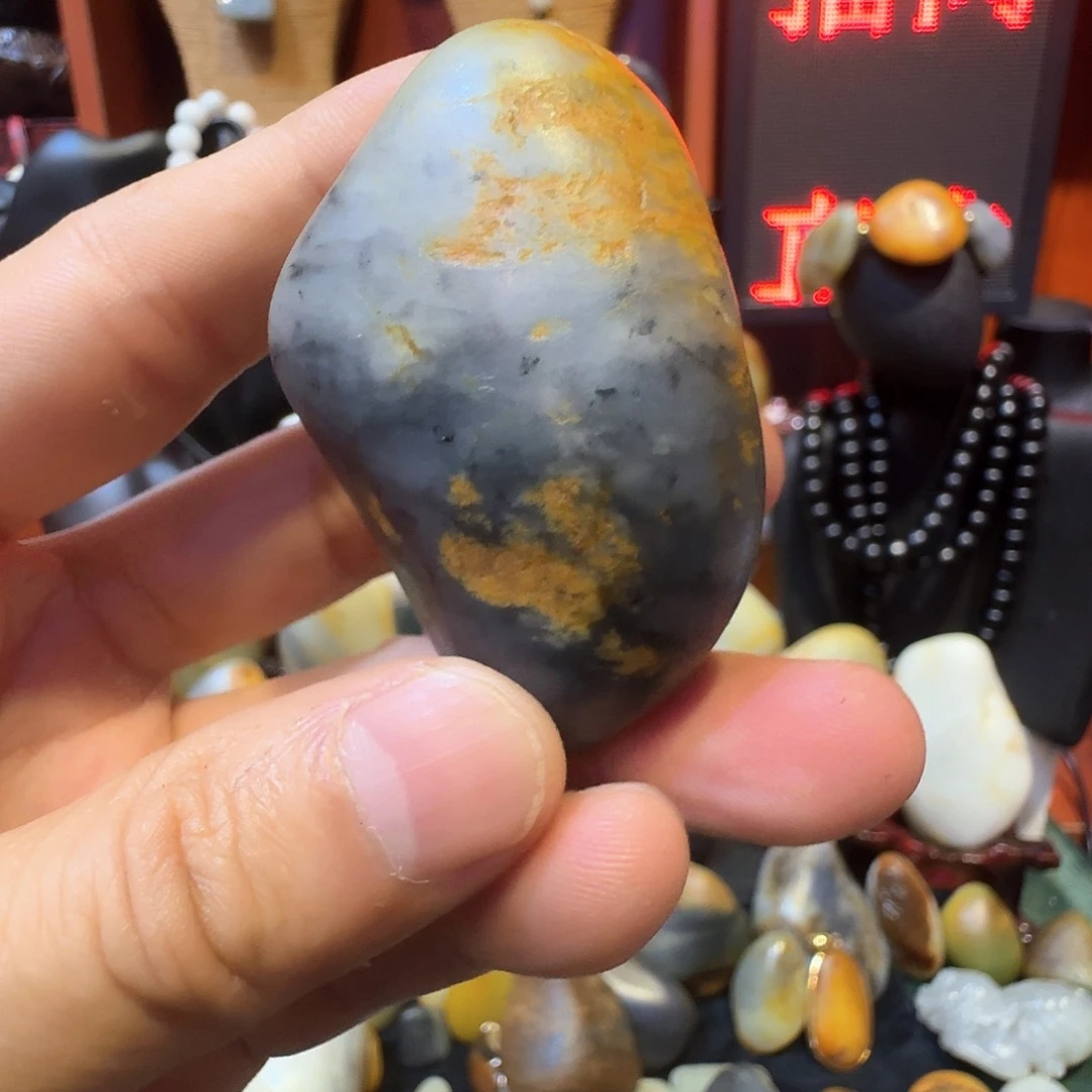 R***y和田玉未镶嵌把件