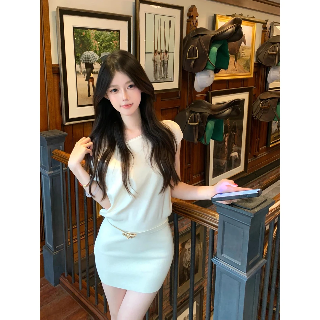 素颜女主斜边针织连衣裙送皮带纯欲性感时尚夏季短裙