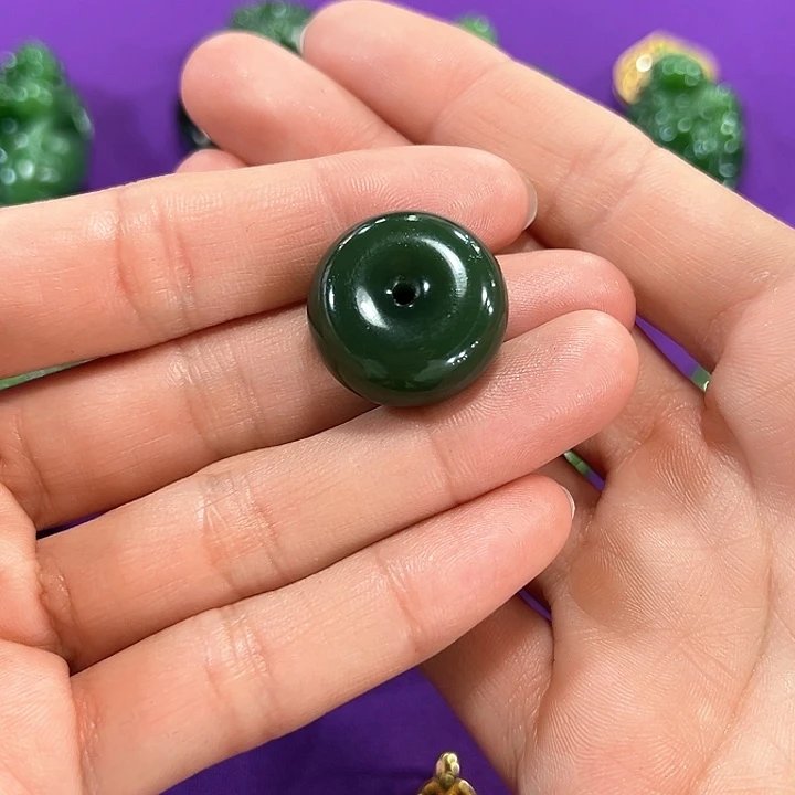 和田玉颈饰未镶嵌21.6*11