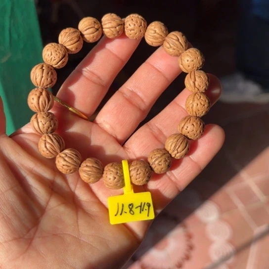 木质野生桃核手串