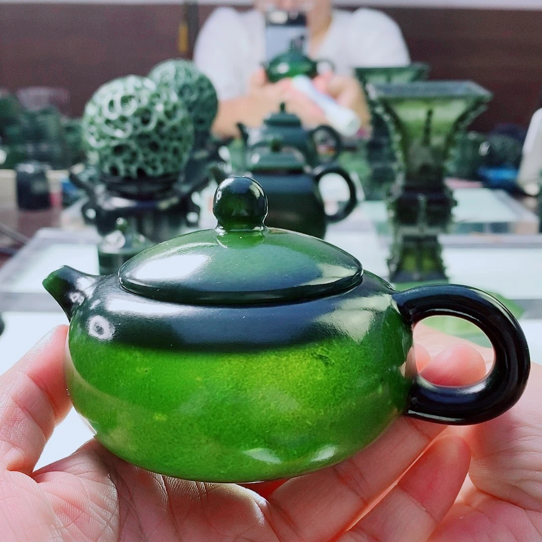 未镶嵌和田玉（青玉）摆件微瑕