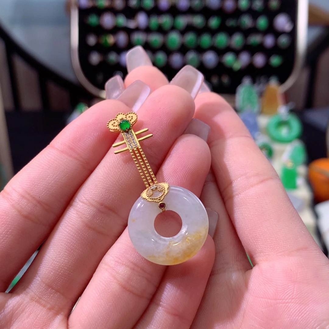 翡翠颈饰18K金镶嵌翡翠