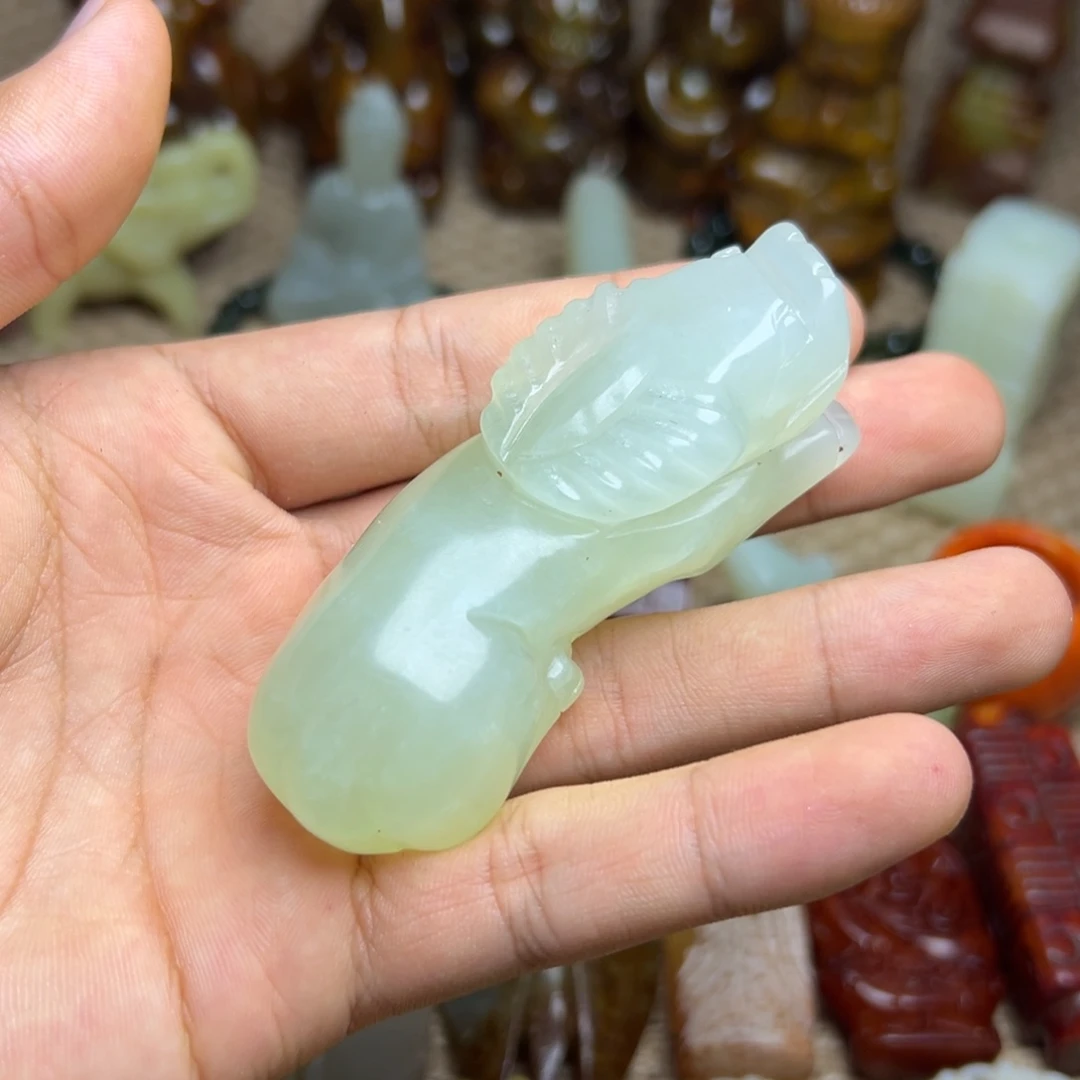 未镶嵌蛇纹石玉颈饰