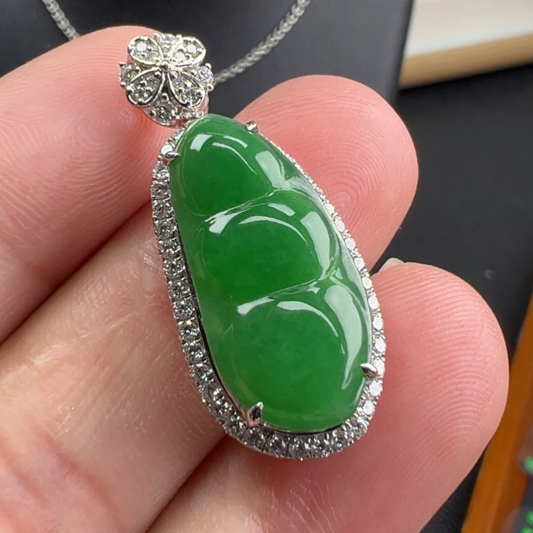 翡翠18K金镶嵌颈饰