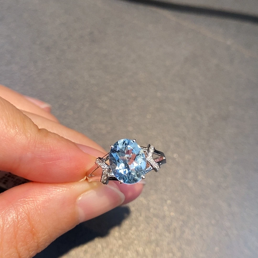 海蓝宝石戒圈18K金镶嵌温柔