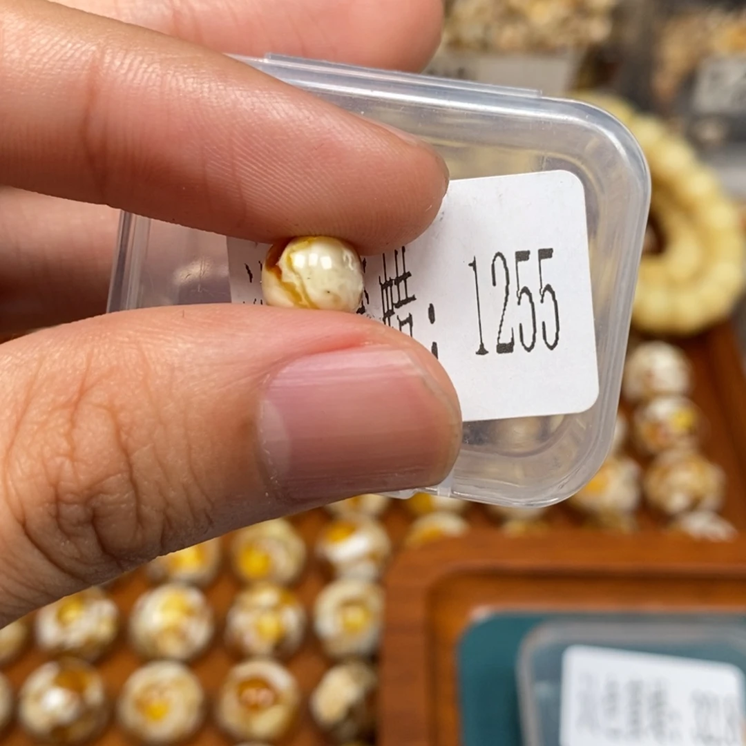 蜜蜡未镶嵌珠宝奇石1255