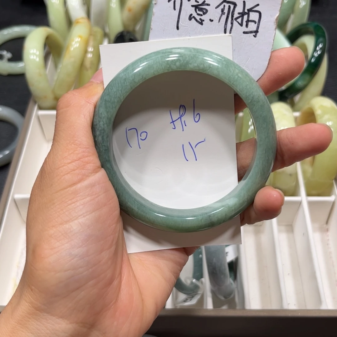未镶嵌蛇纹石玉手镯