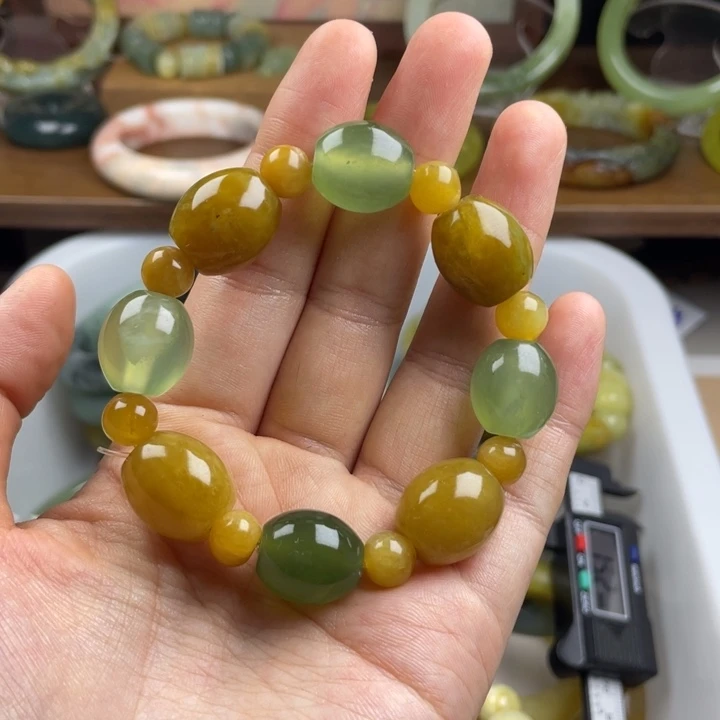 未镶嵌蛇纹石玉手链奶**咪