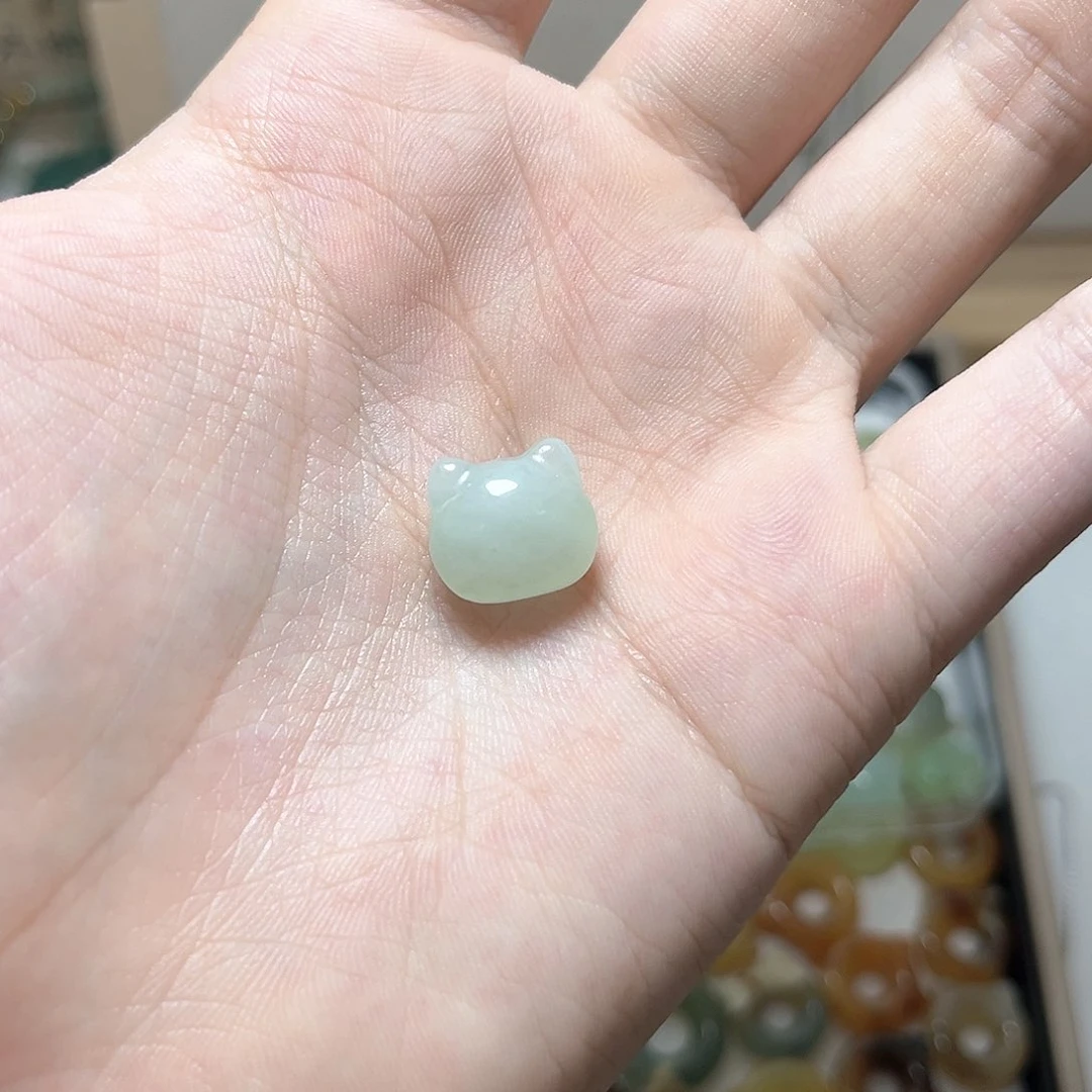 岫玉颈饰未镶嵌小猫头吊坠 编好绳子发货