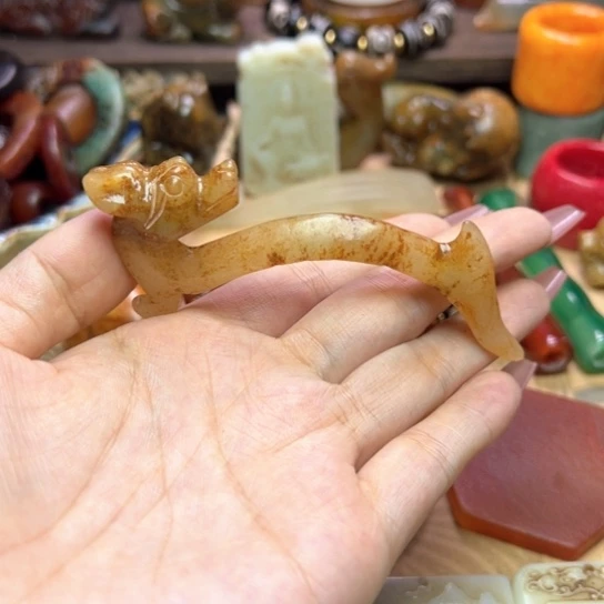 未镶嵌蛇纹石玉颈饰