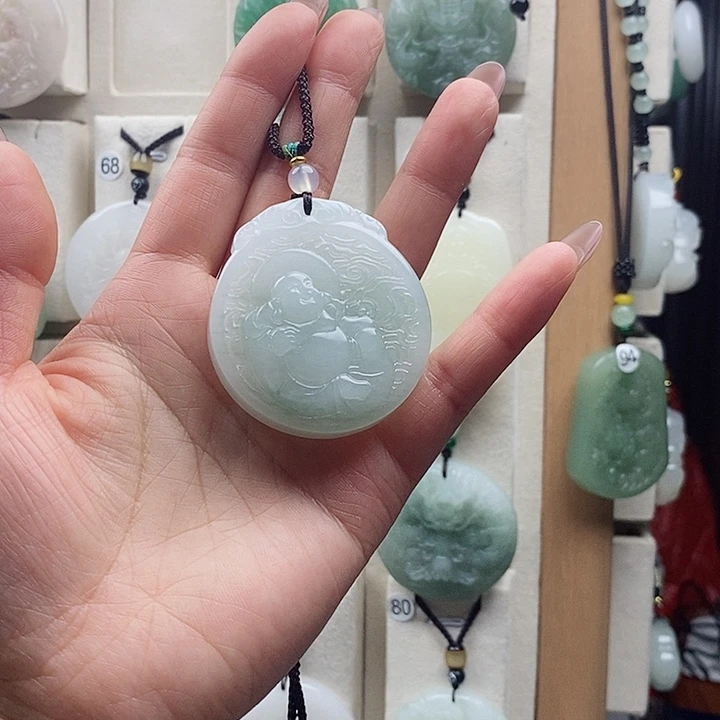 石英质玉未镶嵌颈饰