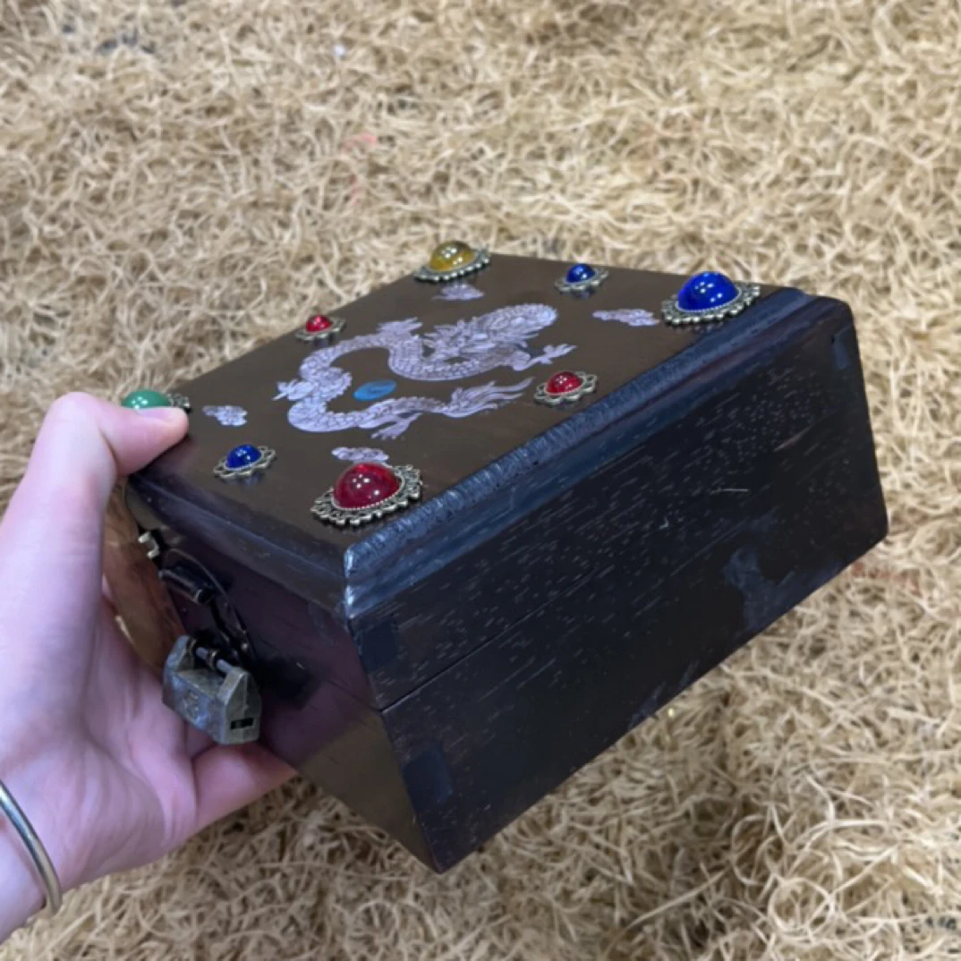 【闪购商品】（闷）多彩龙谭木盒摆件复古工艺风木