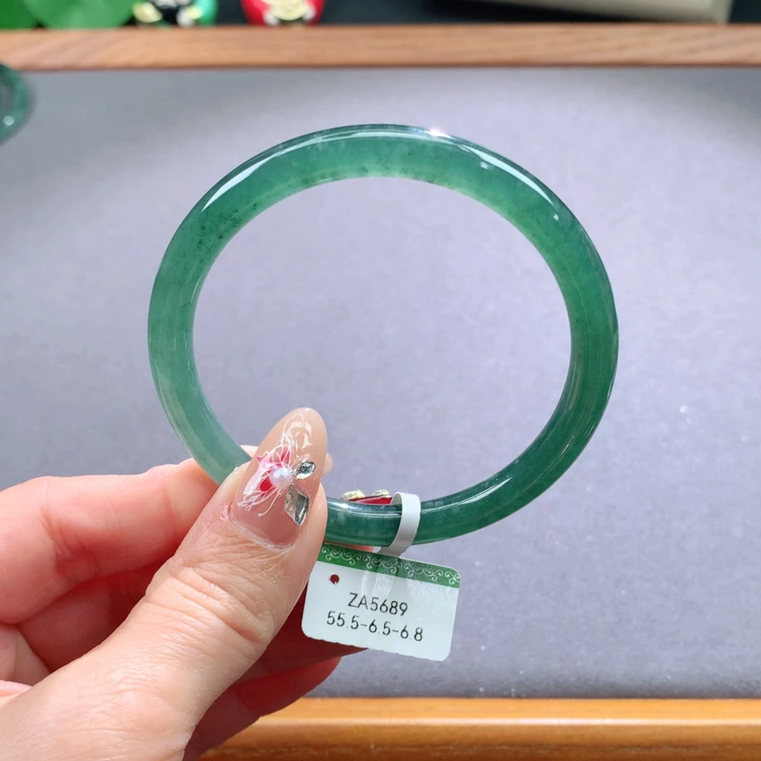 翡翠手镯未镶嵌天然翡翠手镯