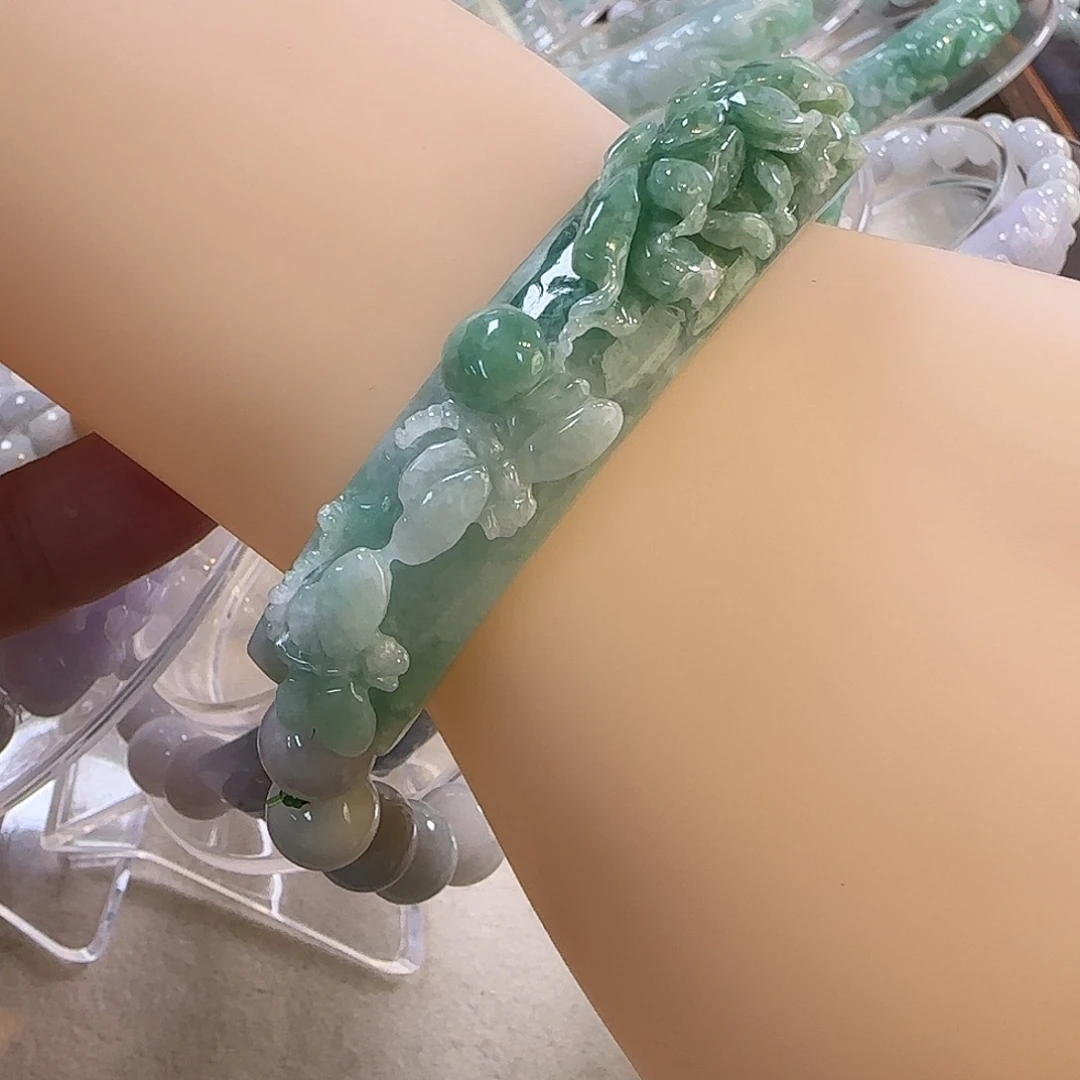 颈饰未镶嵌翡翠手牌