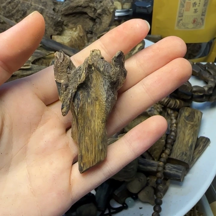 木绿奇楠大树丁12克➕