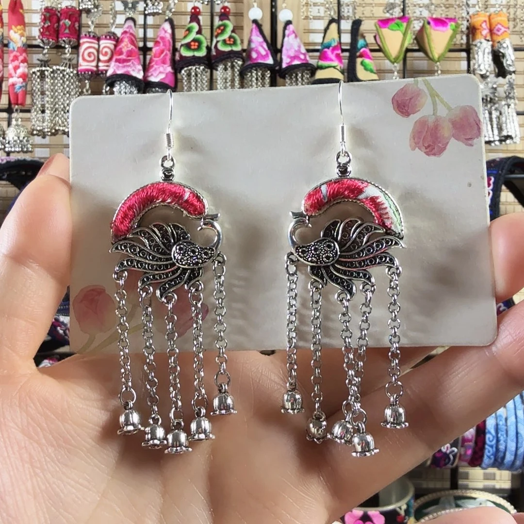 传承非遗刺绣饰品12