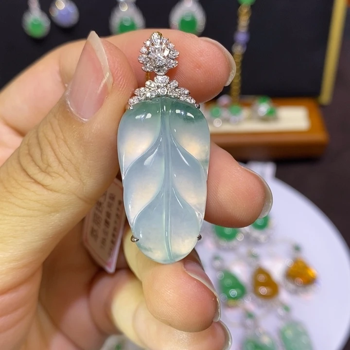 【闪购商品】翡翠18K金镶嵌吊坠(不含链)