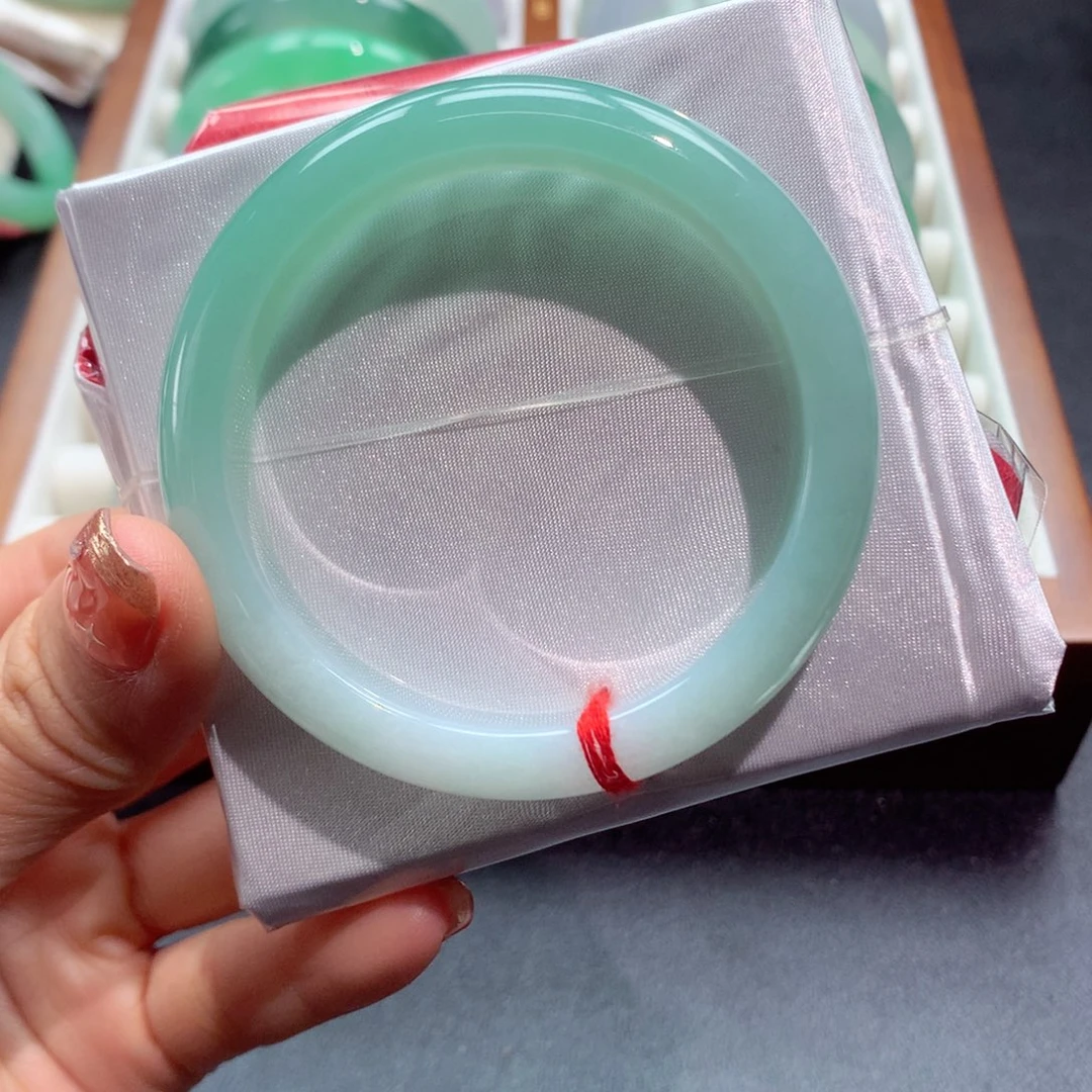 翡翠未镶嵌手镯23号