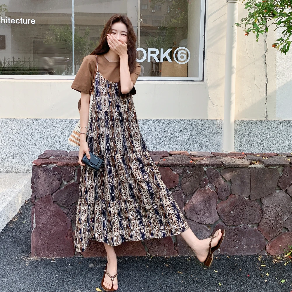 法式复古碎花吊带连衣裙女套装2025夏季新款度假风收腰显瘦两件套