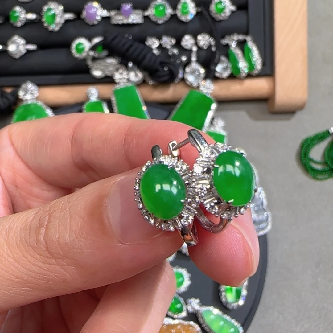 翡翠戒指18K金镶嵌