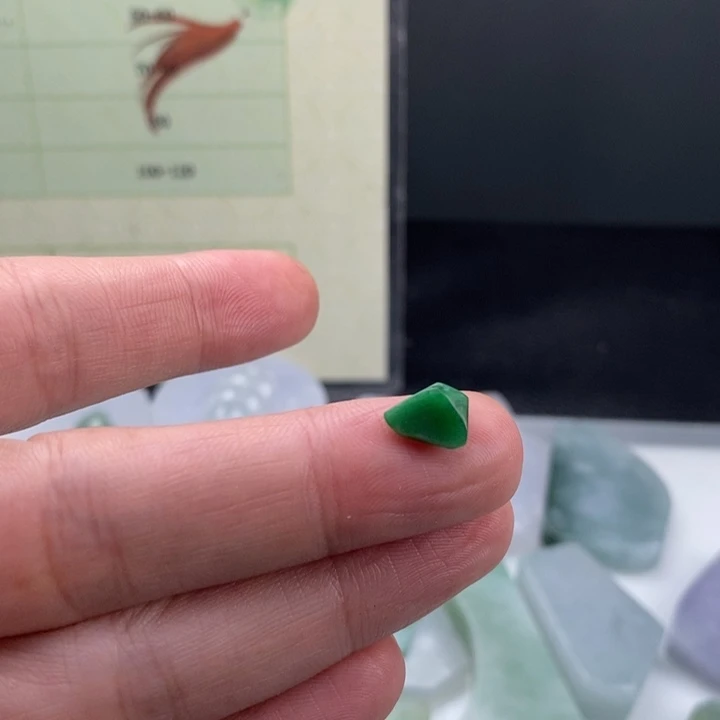 颈饰未镶嵌翡翠缅甸翡翠A货边角