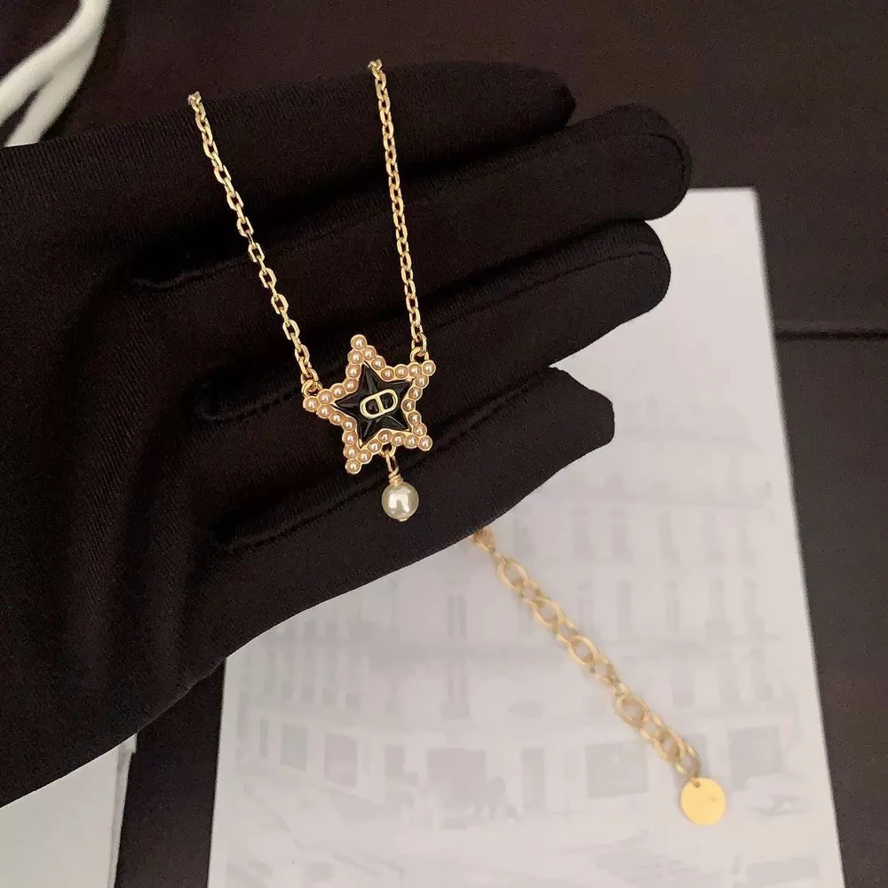 铜合金仿珍珠项链 时尚气质轻奢高级感韦雪同款星星项链