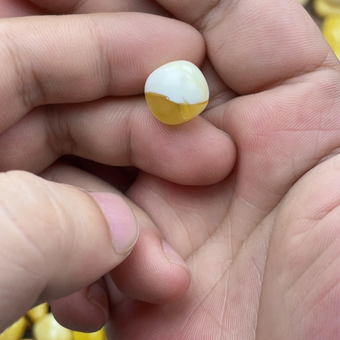 琥珀颈饰未镶嵌琥珀蜜蜡