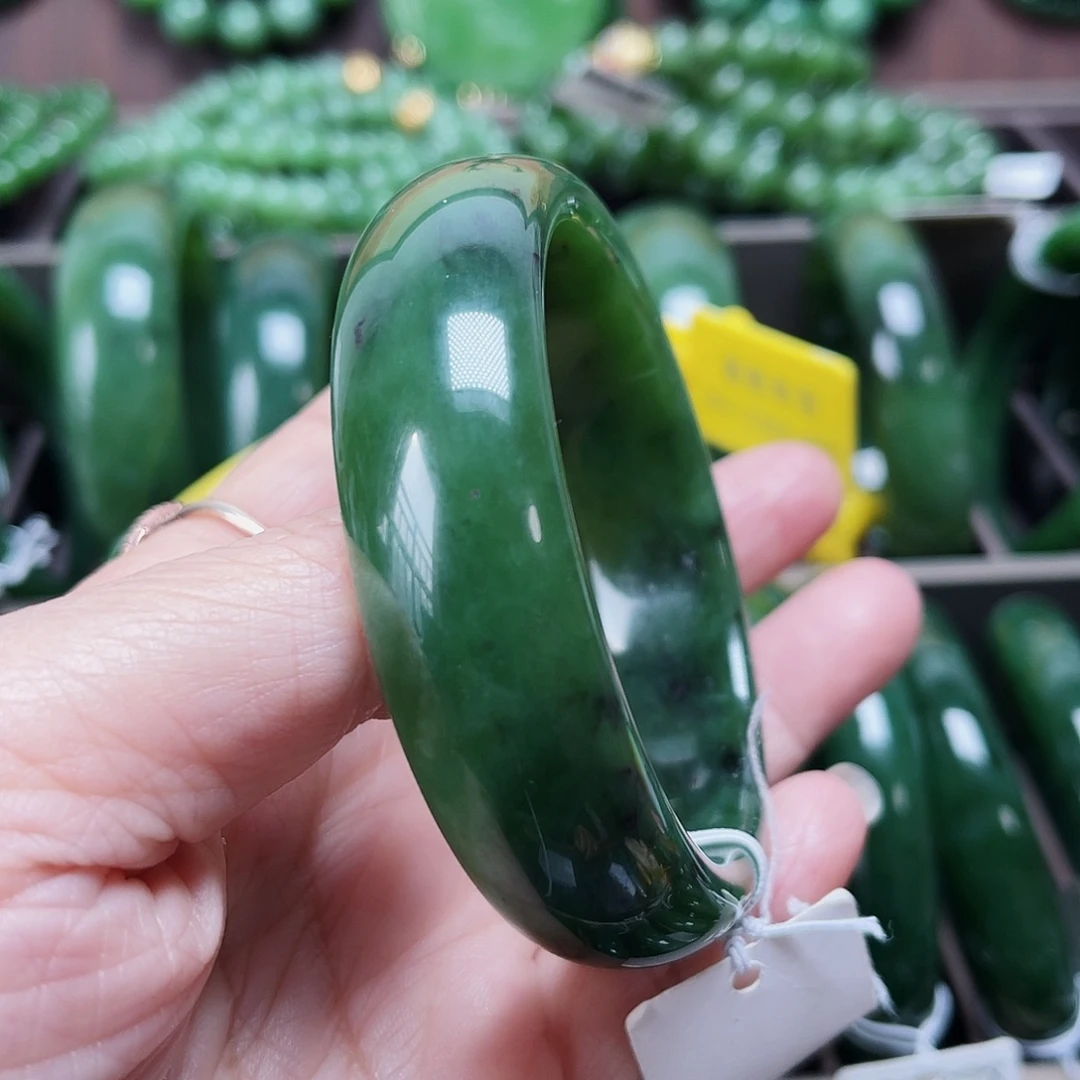 和田玉（碧玉）未镶嵌手镯