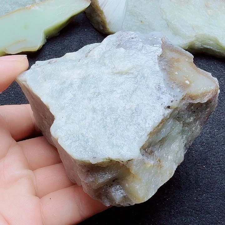 未镶嵌和田玉（糖玉）珠宝半成品